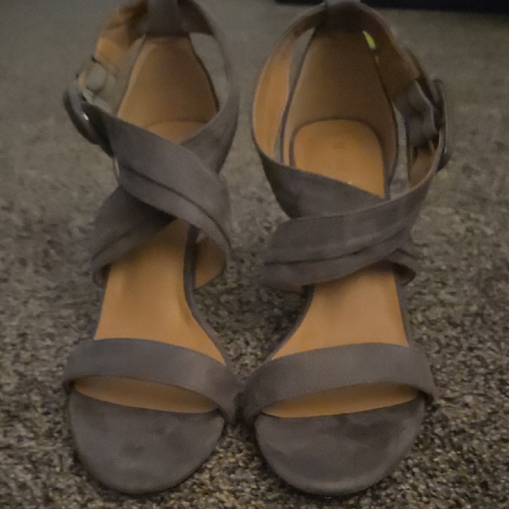 Chic Gray Strappy Sandals